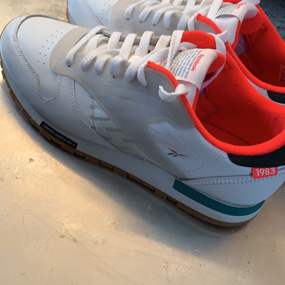 Men’s Reebok Classics - Picture 2 of 7